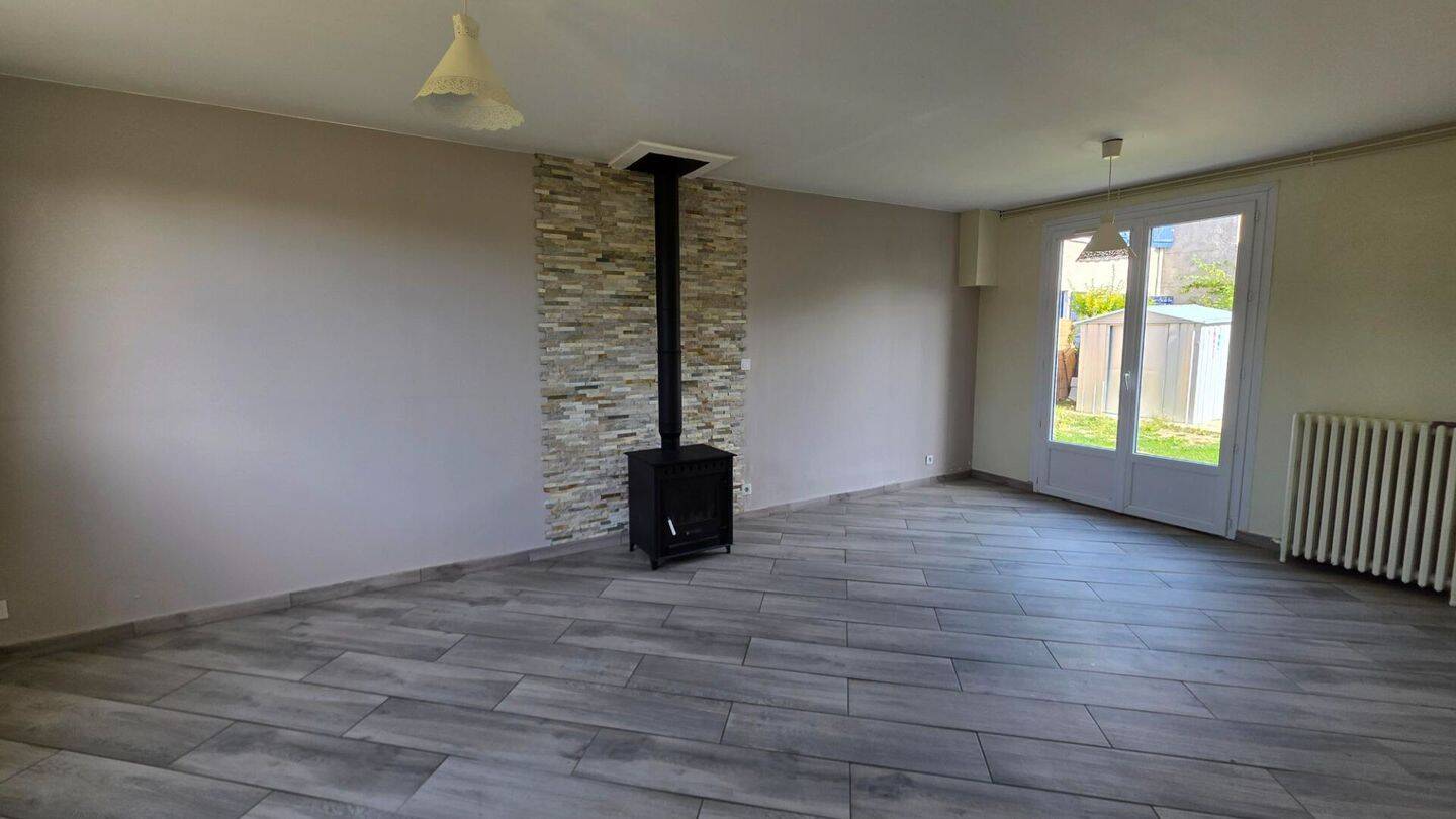 Maison 4 pièces 79 m² · à Saint-Pierre-du-Vauvray · 79 m² · 880 €/mois