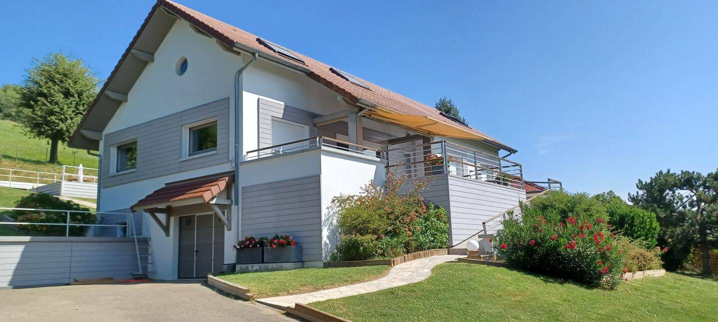 Maison 8 pièces 225 m² · à Morestel · 225 m² · 586 000 €