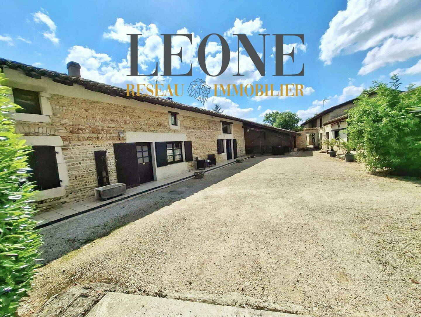 Maison 14 pièces 312 m² · à Viriat · 312 m² · 750 000 €