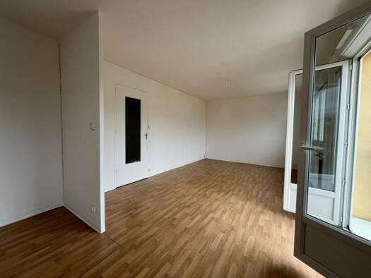 Appartement à louer 456 € 4 pièces 64 m² 2ème étage Saint-Vincent-de-Reins 69240