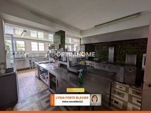 Immeuble à vendre 209 000 € 450 m² Châteauneuf-la-Forêt 87130