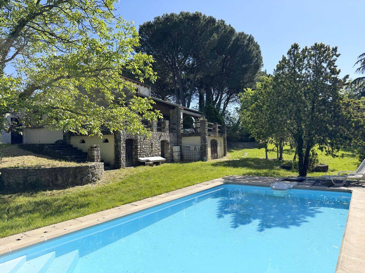 Maison 4 pièces 107 m² · à Laurac-en-Vivarais · 107 m² · 299 000 €