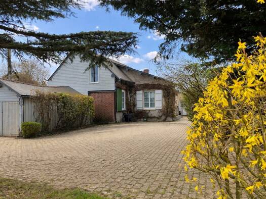 Maison à vendre 235 000 € 8 pièces 4 chambres 161,8 m² 1 147 m² de terrain Morgny 27150