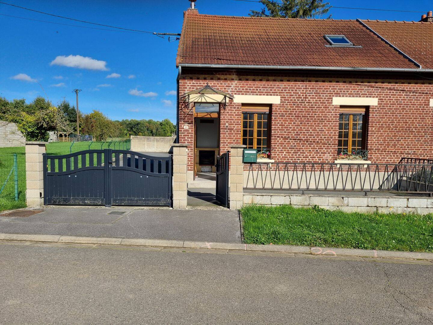 Maison 7 pièces 91 m² · à Frières-Faillouël · 91 m² · 825 €/mois