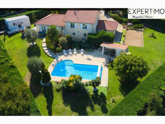 Villa à vendre - Première occupation - de 1.1M € 7 pièces 4 chambres 152 m² 1 700 m² de terrain Nord Est Brignais 69530