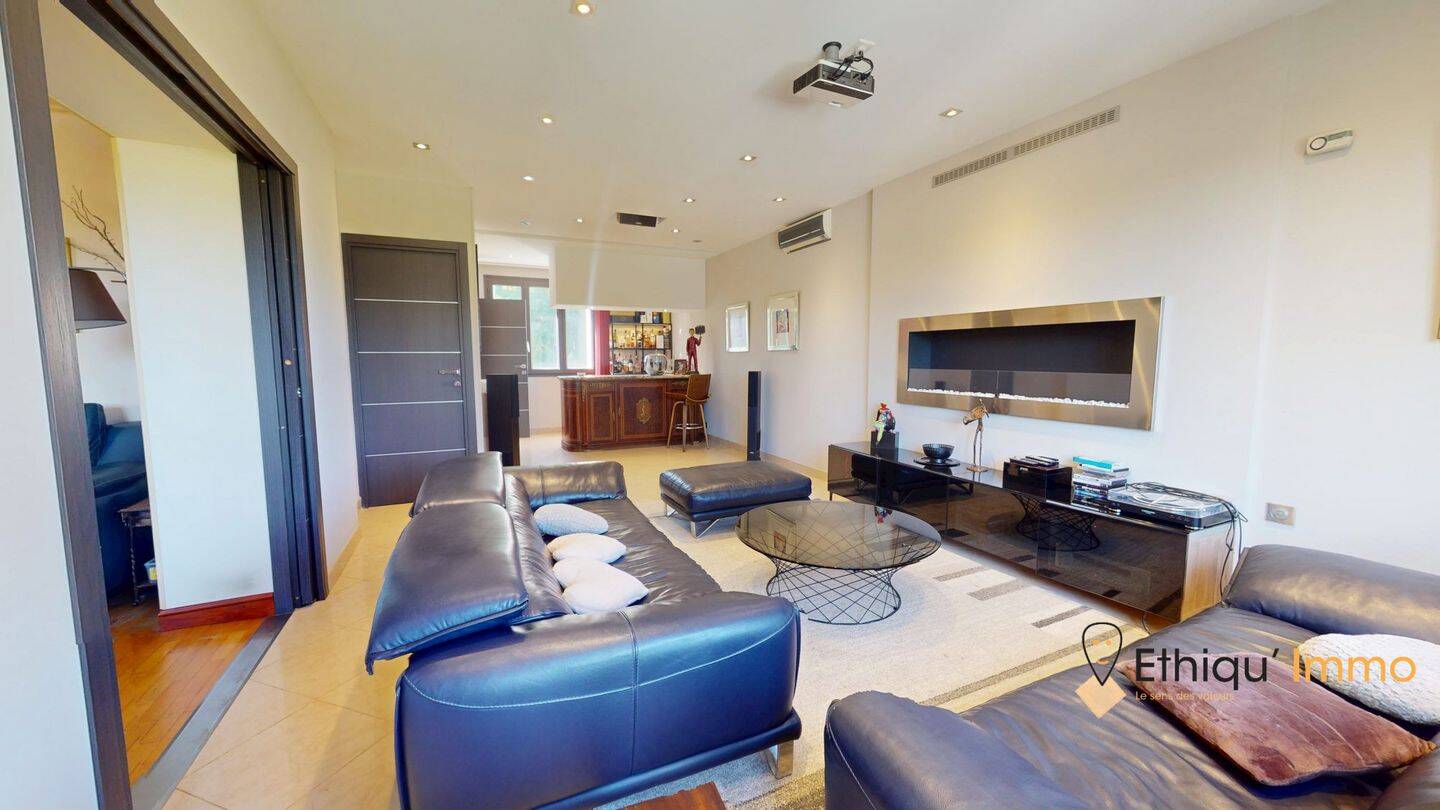 Maison 12 pièces 390 m² · à Chaumont · 390 m² · 399 000 €