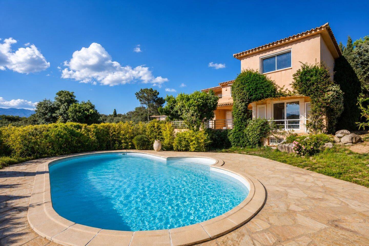 Maison 7 pièces 219 m² · à Lecci · 219 m² · 2 200 000 €