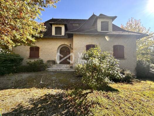 Maison à vendre 264 000 € 8 pièces 5 chambres 206 m² Allassac 19240