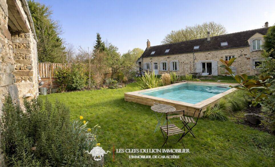 Maison 7 pièces 163 m² · à Moret-Loing-Et-Orvanne · 163 m² · 450 000 €
