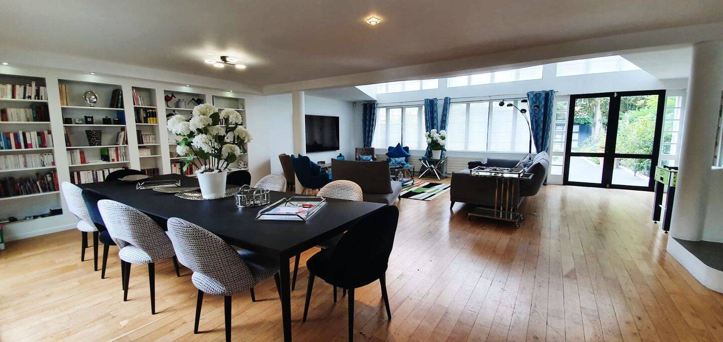Appartement 7 pièces 274 m² · à Enghien-les-Bains · 274,1 m² · 3 900 €/mois