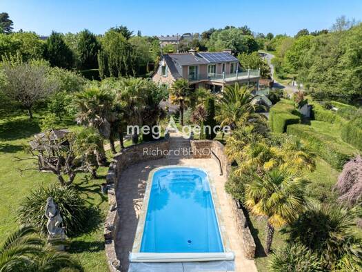 Maison à vendre 1 144 700 € 11 pièces 7 chambres 254 m² 5 497 m² de terrain Rural Cancale 35260