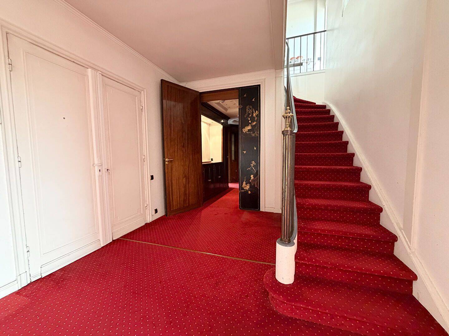 APPARTEMENT T6 EN DUPLEX AVEC TERRASSE, GARAGES ET CAVES, DERNI — 8