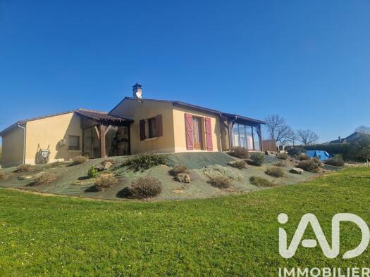 Maison de plain-pied à vendre 260 000 € 4 pièces 3 chambres 110 m² 2 000 m² de terrain Daglan 24250