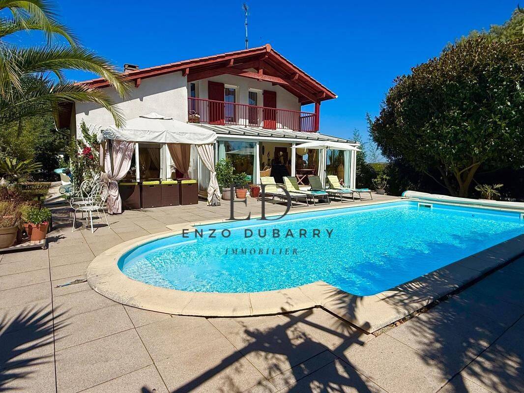 Maison 5 pièces 142 m² · à Bassussarry · 142 m² · 848 000 €