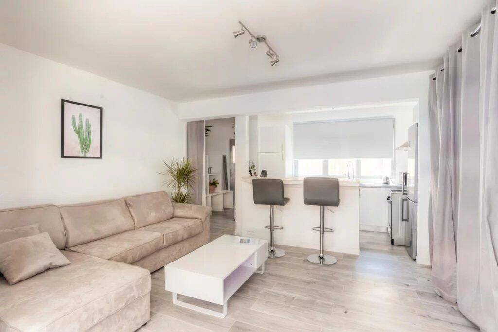 Appartement 1 pièce 33 m² · à Vallauris · 33,1 m² · 751 €