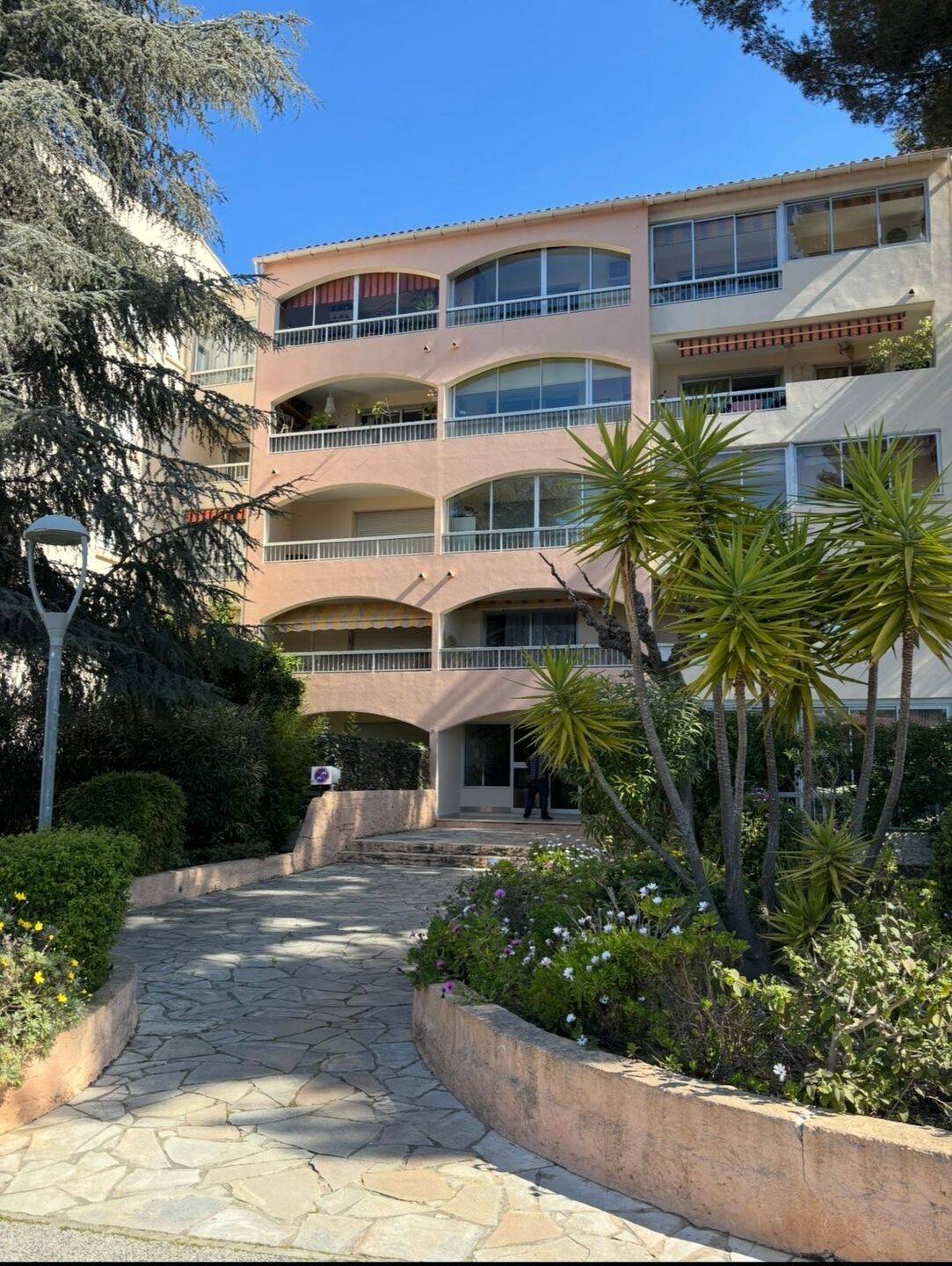 Appartement 2 pièces 33 m² · à Saint-Mandrier-sur-Mer · 33 m² · 730 €/mois