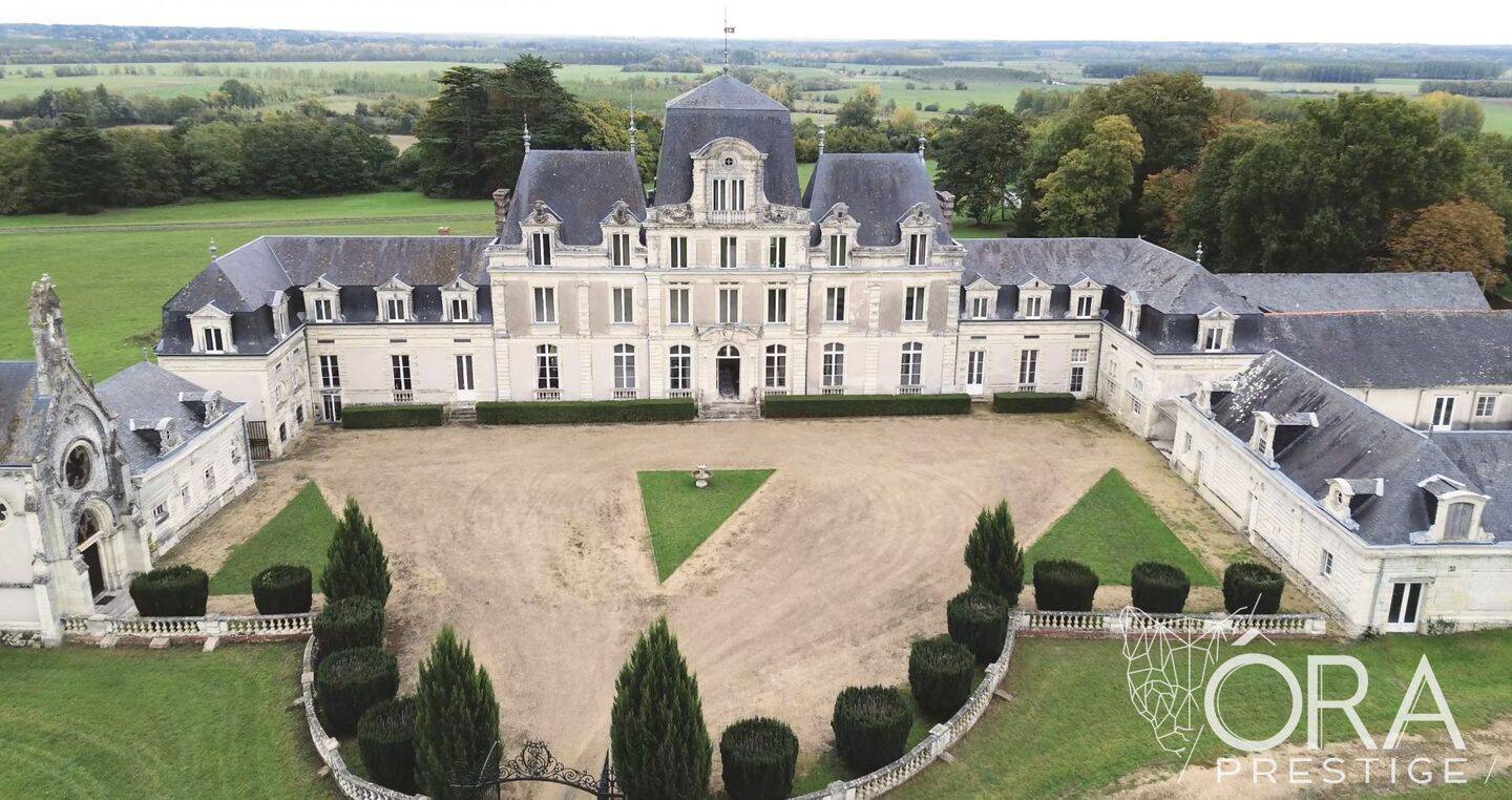 Maison 32 pièces 600 m² · à Soulaire-Et-Bourg · 600 m² · 2 190 000 €