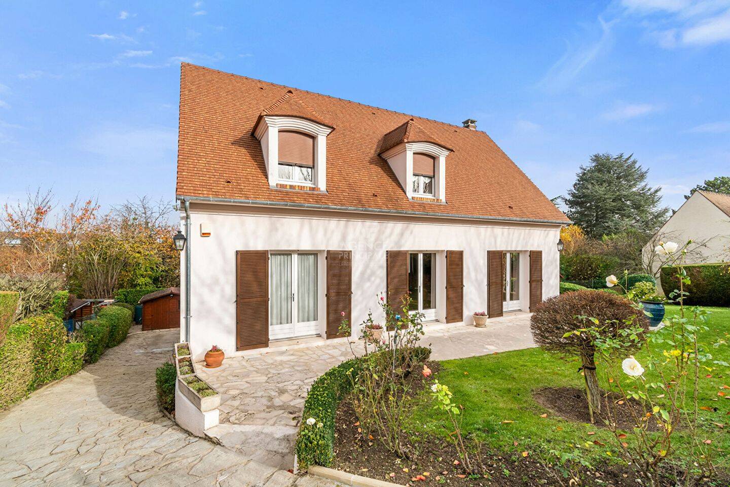 Maison 6 pièces 140 m² · à Saint-Germain-en-Laye · 140 m² · 935 000 €