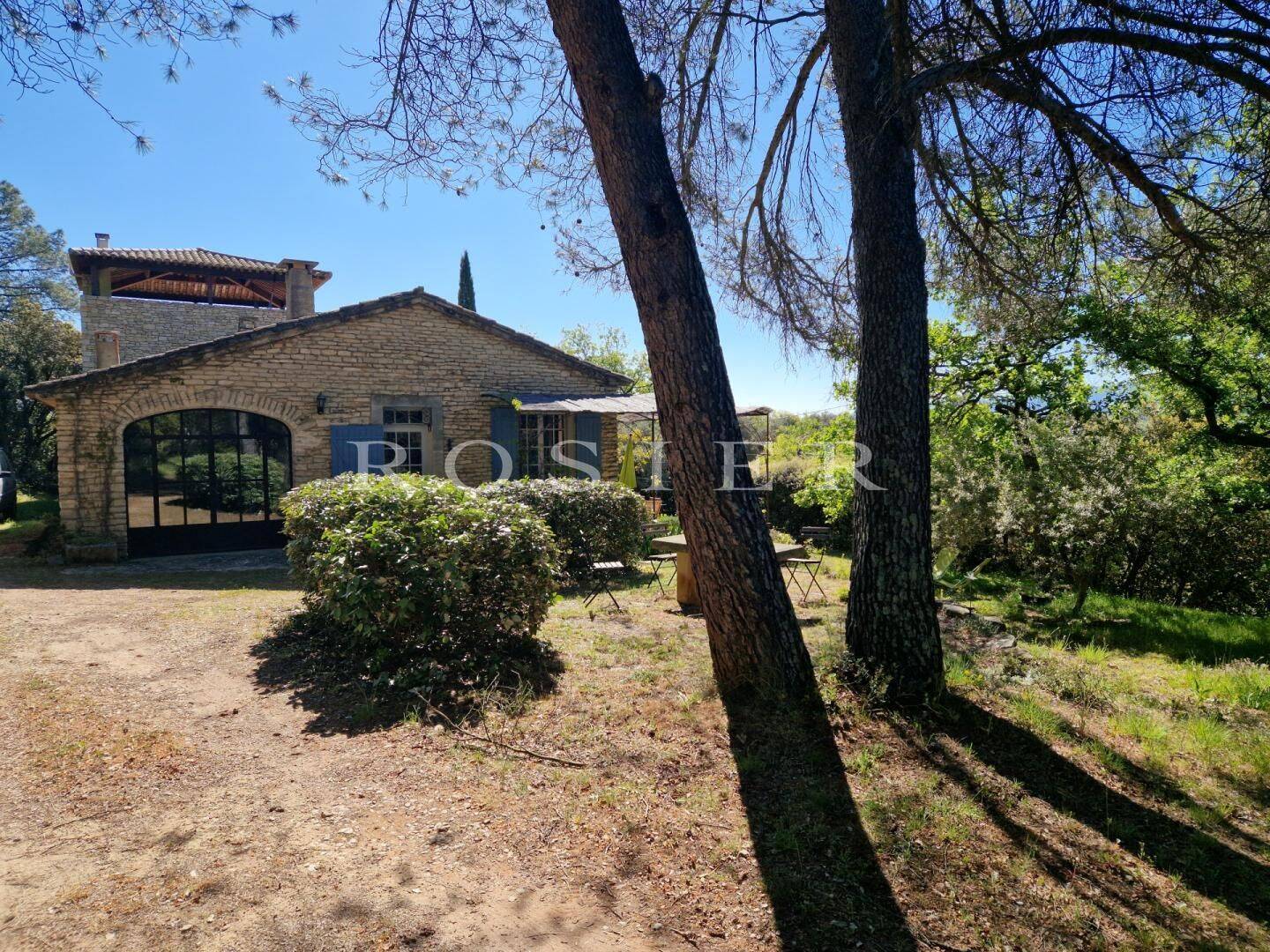 Maison 8 pièces 200 m² · à Gordes · 200 m² · 1 200 000 €