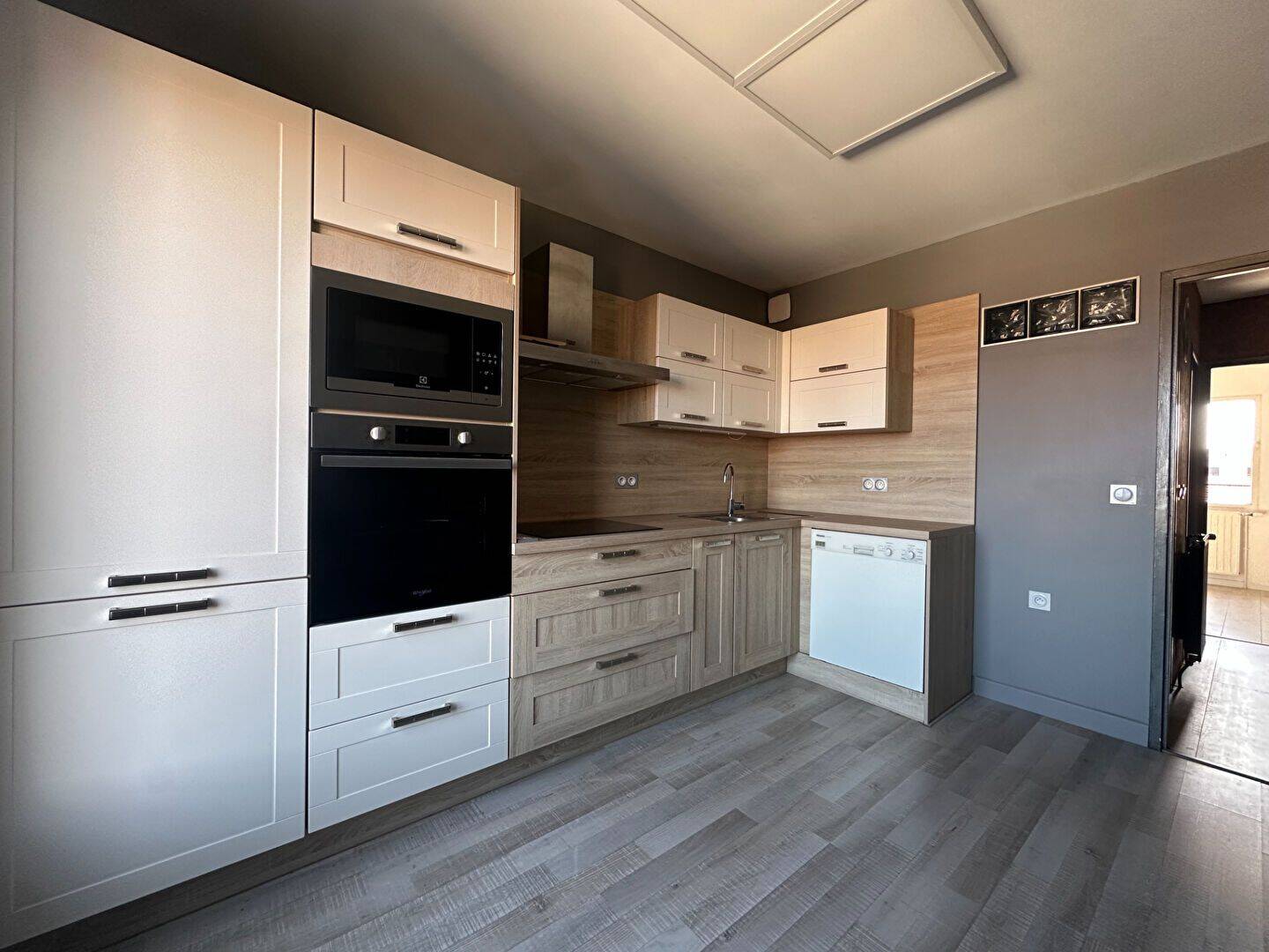 Appartement 5 pièces 101 m² · à Romans-sur-Isère · 101 m² · 1 020 €
