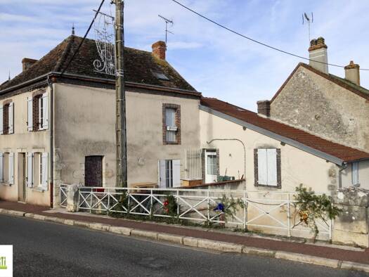 Immeuble à vendre 185 000 € 226,4 m² Montbouy 45230