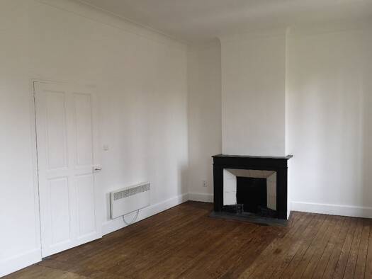 Appartement à louer 595 € 1 pièce 60 m² Remoulins 30210