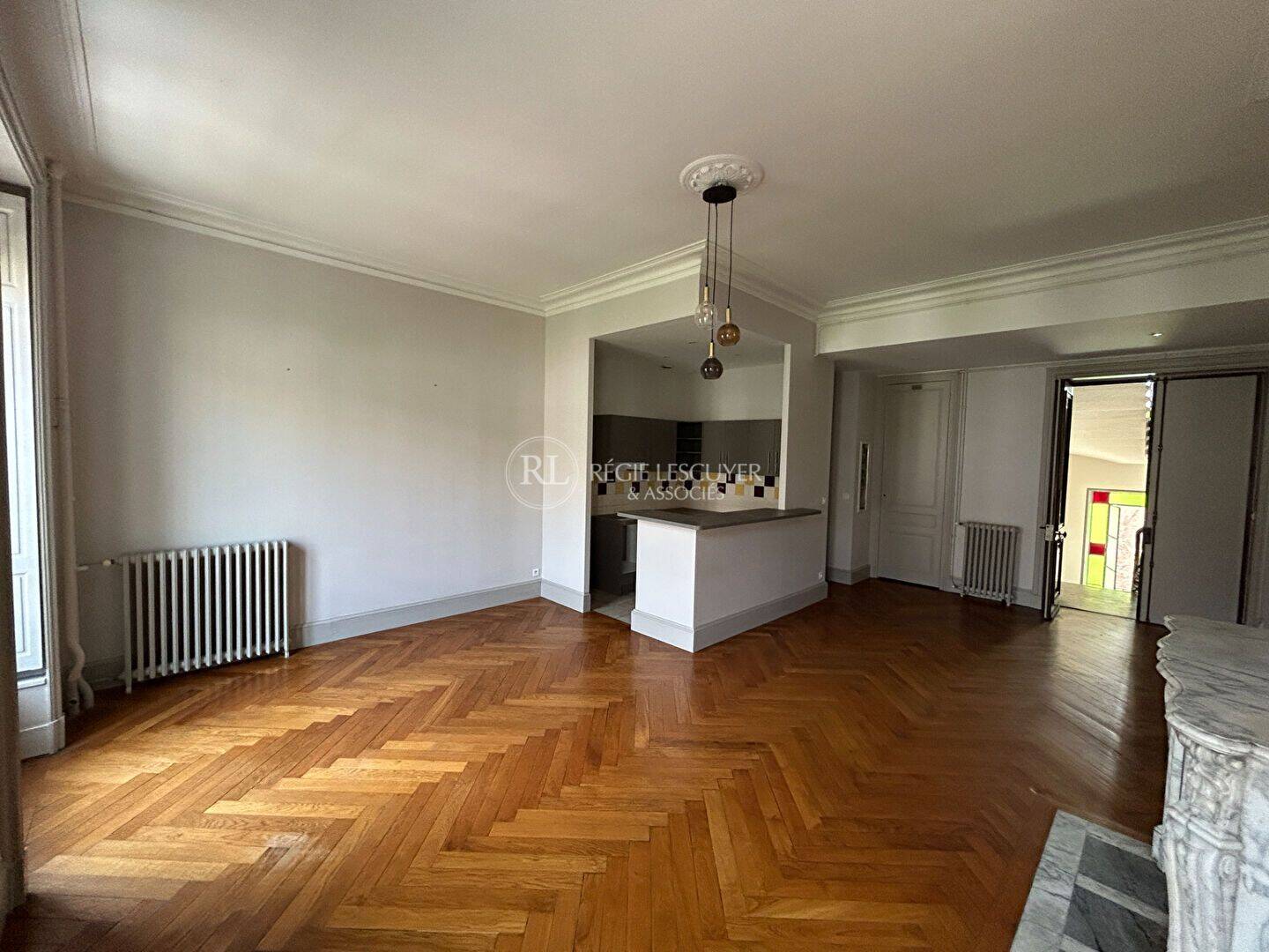 Appartement 4 pièces 110 m² · à Lyon 2ème Arrondissement · 109,9 m² · 1 690 €/mois
