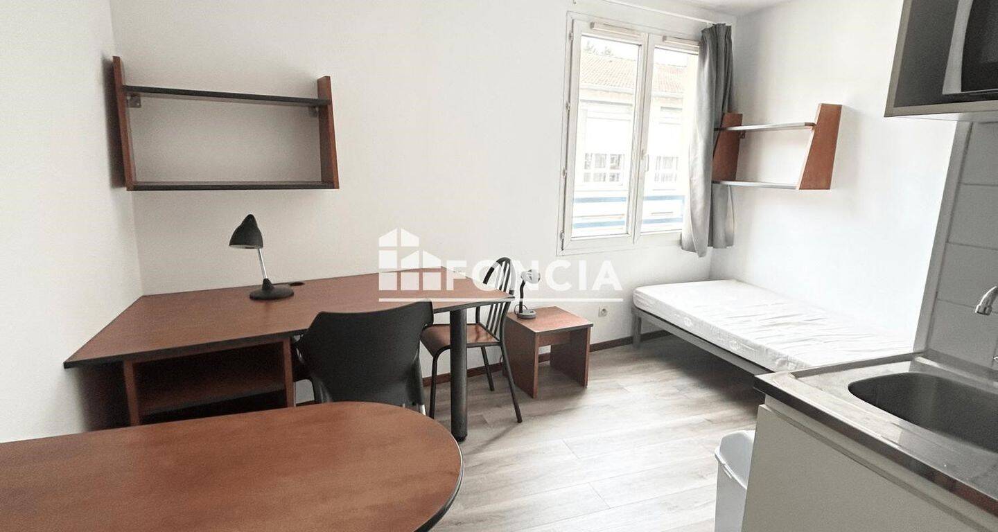 Appartement 1 pièce 19 m² · à Saint-Étienne · 19 m² · 320 €