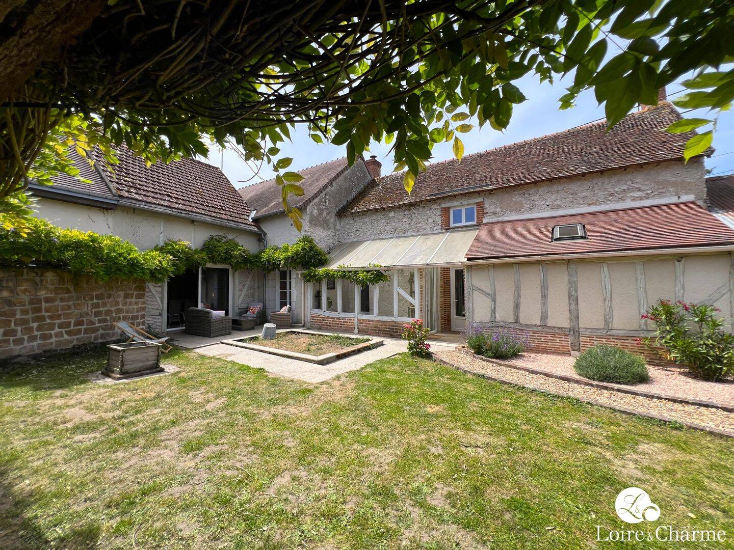 Maison 5 pièces 194 m² · à Saint-Laurent-Nouan · 194 m² · 290 000 €