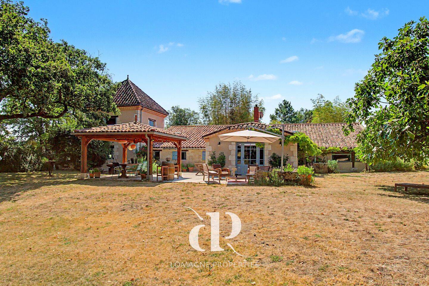 Maison 8 pièces 227 m² · à Lectoure · 227 m² · 550 000 €