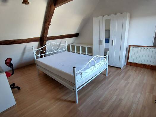 Maison à louer 950 € 2 pièces 1 chambre 63 m² disponible dès maintenant Maulette 78550