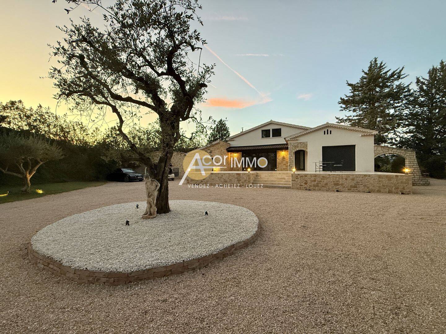 Maison 7 pièces 192 m² · à Cuers · 192 m² · 690 000 €