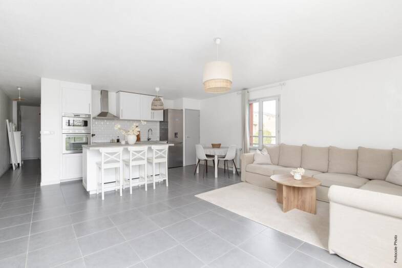 Appartement à vendre 199 900 € 3 pièces 2 chambres 73 m² Dernier étage, Étage 1/1 Le Centre Seysses 31600