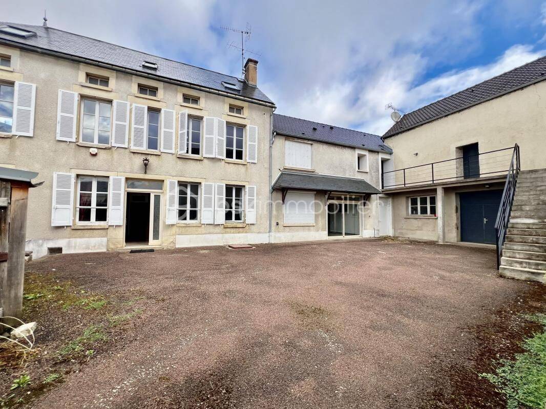 Maison 10 pièces 193 m² · à Lézinnes · 193 m² · 259 900 €