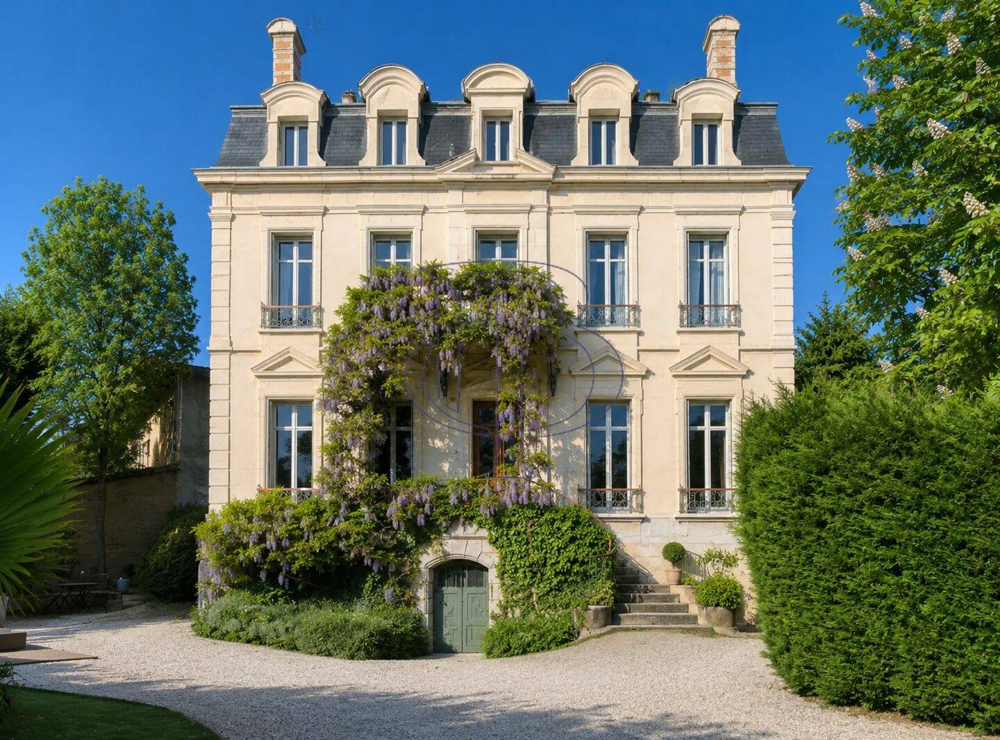Maison 7 pièces 299 m² · à Collonges-au-Mont-d'Or · 299 m² · 3 900 €