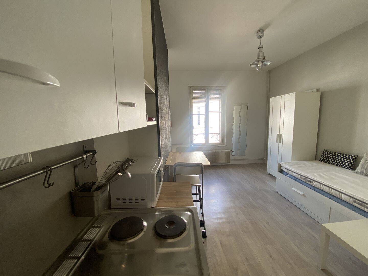 Appartement 1 pièce 16 m² · à Reims · 16,3 m² · 390 €
