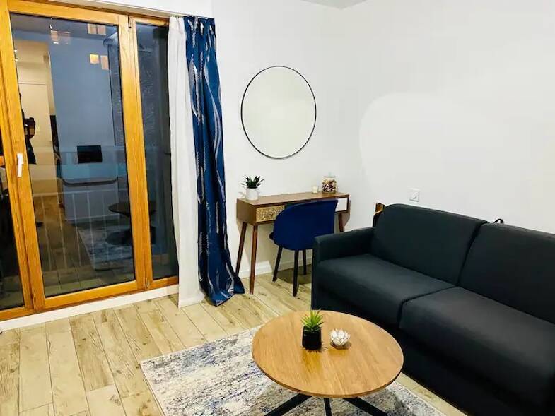 Appartement à louer 840 € 1 pièce 17 m² 5ème étage disponible à partir du 18/05/2025 Centre Ville Clichy 92110
