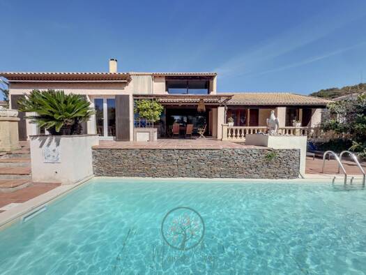 Villa à vendre 995 000 € 8 pièces 5 chambres 210 m² 2 450 m² de terrain Sausset-les-Pins 13960
