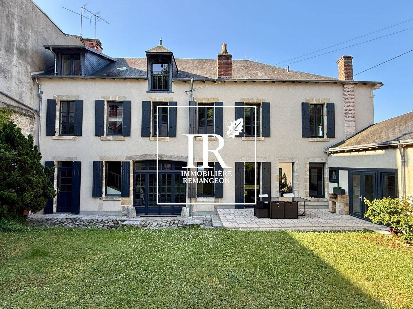 Maison 9 pièces 295 m² · à Vierzon · 295 m² · 289 000 €