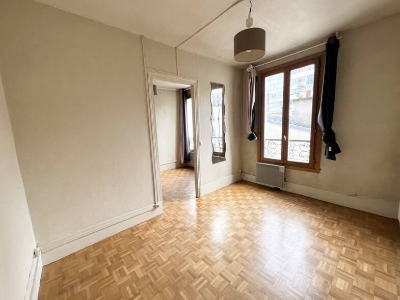 Appartement à vendre 220 000 € 2 pièces 1 chambre 24,3 m² Sous le toit, Étage 4/4 Salpêtrière-Austerlitz Paris 13ème 75013