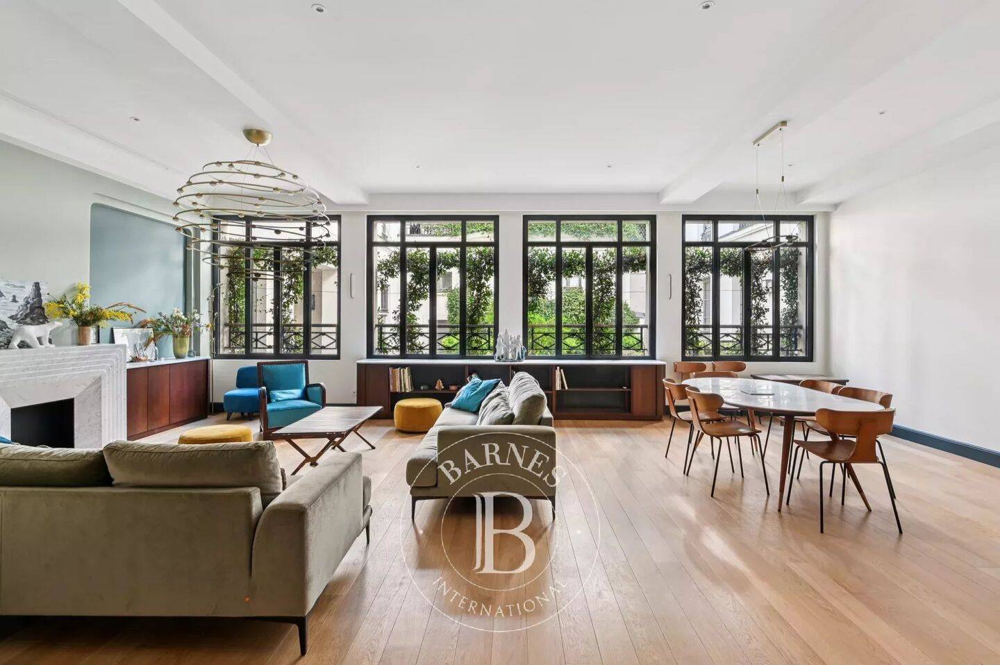 Appartement 5 pièces 179 m² · à Paris 7ème Arrondissement · 178,8 m² · 15 450 €