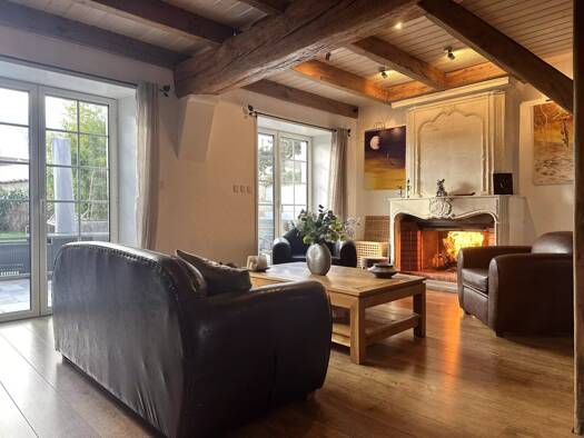 Maison à vendre 1 664 000 € 10 pièces 3 chambres 304 m² 899 m² de terrain Dompierre-sur-Mer 17139