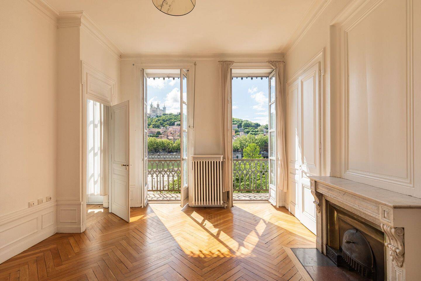 Appartement 6 pièces 185 m² · à Lyon 1er Arrondissement · 185 m² · 1 400 000 €