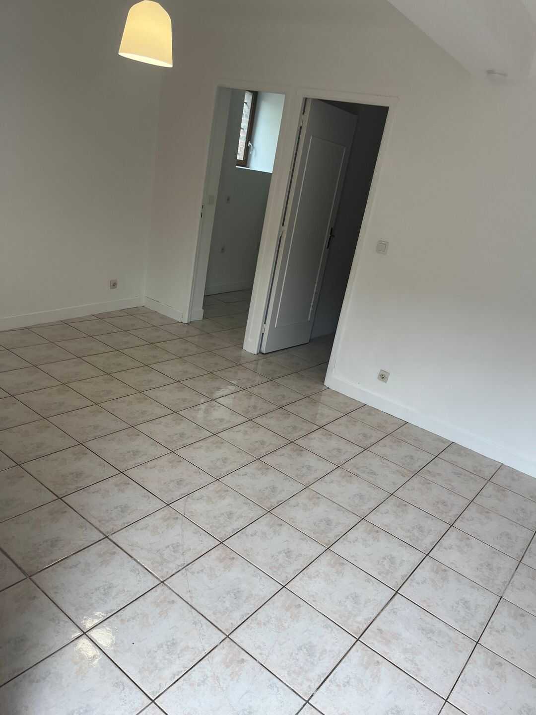 Appartement 2 pièces 30 m² · à Villeneuve-sur-Yonne · 30 m² · 460 €/mois