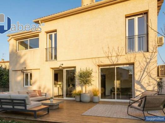 Maison de ville à vendre 535 000 € 4 pièces 3 chambres 123 m² 475 m² de terrain Centre Ville Castries 34160