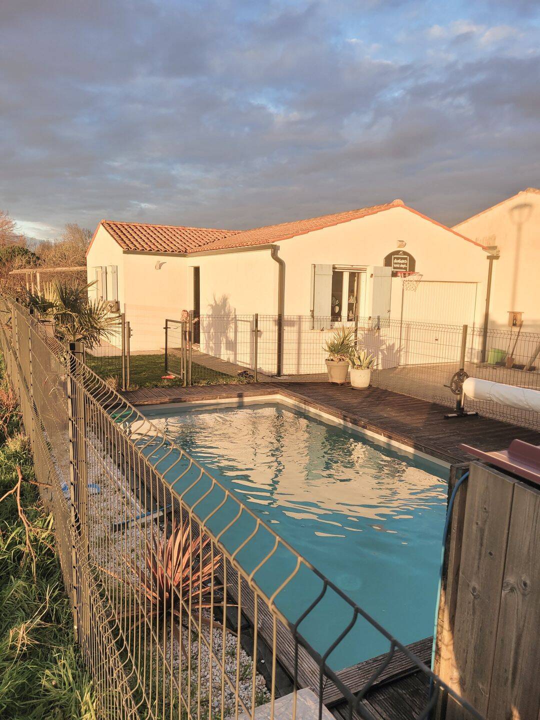 Maison 4 pièces 92 m² · à Salles-sur-Mer · 92 m² · 356 000 €