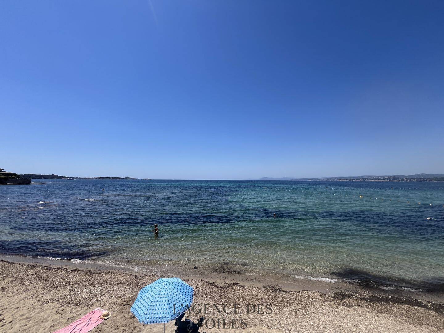 Appartement 1 pièce 28 m² · à Six-Fours-les-Plages · 27,5 m² · 344 000 €