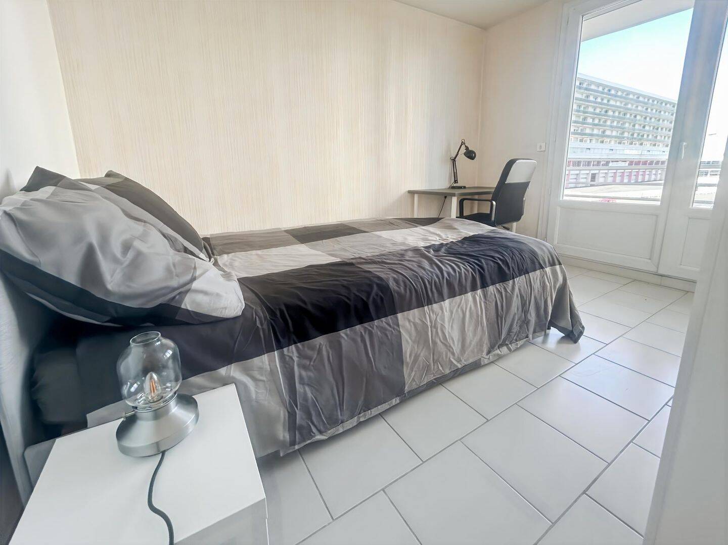 1 pièce 10 m² · à Tours · 10 m² · 400 €