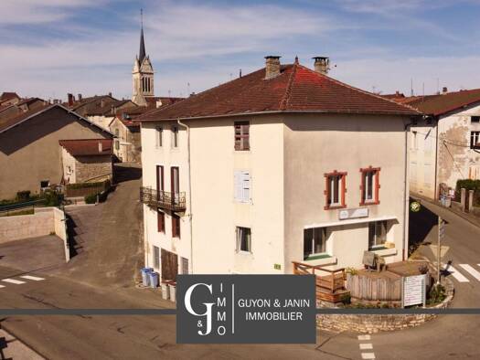 Immeuble à vendre 229 000 € 343 m² Saint-Julien 39320