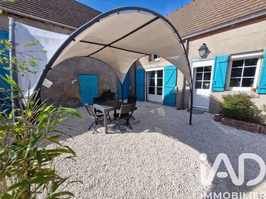 Maison à vendre 259 990 € 10 pièces 4 chambres 240 m² 1 999 m² de terrain Bonnée 45460